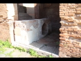 05716 ostia - regio iii - insula v - casa delle volte dipinte (iii,v,1) - raum x - (schankraum).jpg